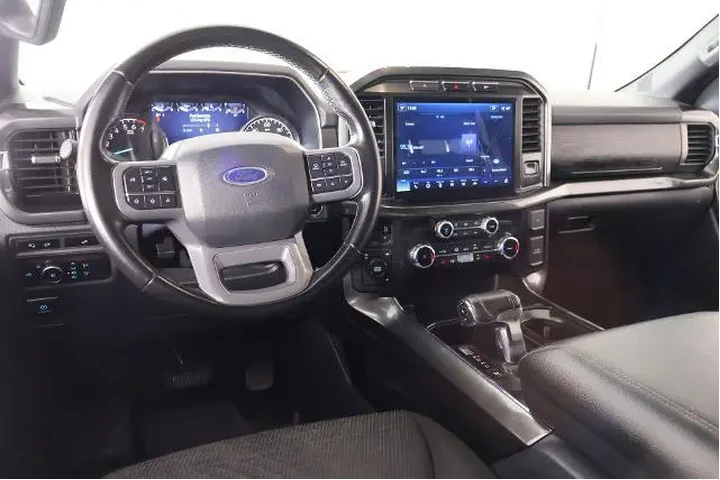 $35475 : Ford F-150 2023 4x4 XLT 4dr image 2
