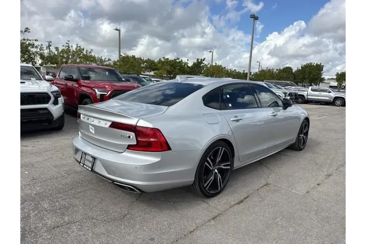 $26988 : Volvo S90 2020 AWD T6 R-Desi image 3