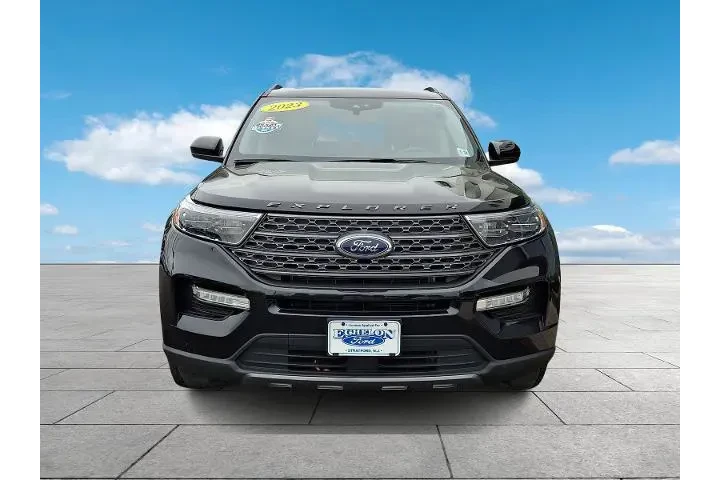 $34997 : Ford Explorer 2023 AWD XLT 4 image 2