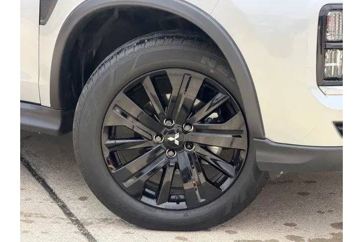 $23511 : Mitsubishi Outlander Sport 2 image 3