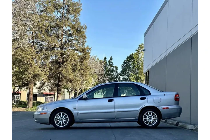 $5940 : 2004 S40 image 4