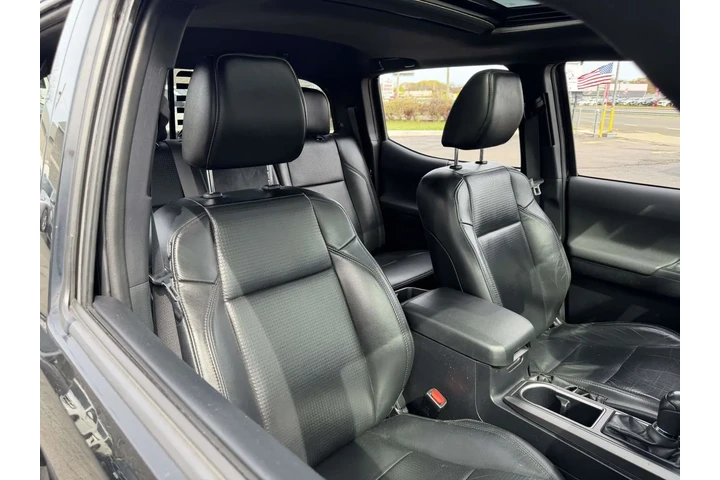 $32298 : Toyota Tacoma 2020 4x4 TRD S image 8