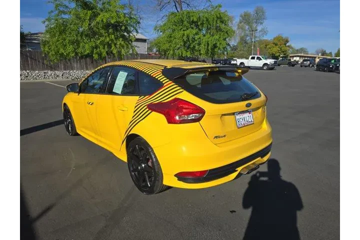 $17995 : Ford Focus 2018 ST 4dr Hatch image 5