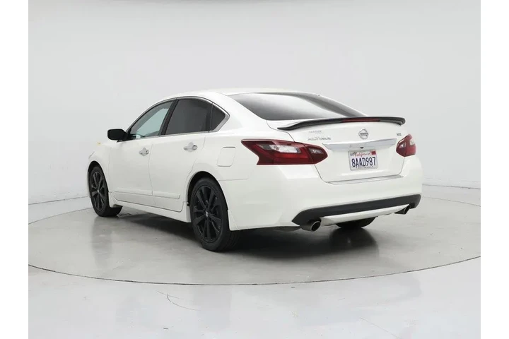 $12998 : Nissan Altima 2017 2.5 SR 4d image 2