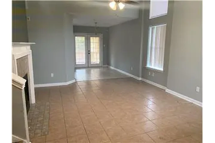 $1500 : Rental property with 3 bedro image 3