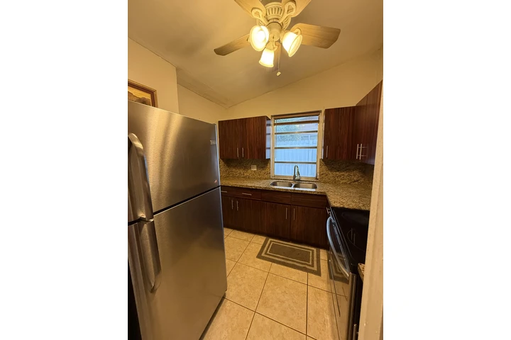 $2200 : Apartamento en Renta image 3