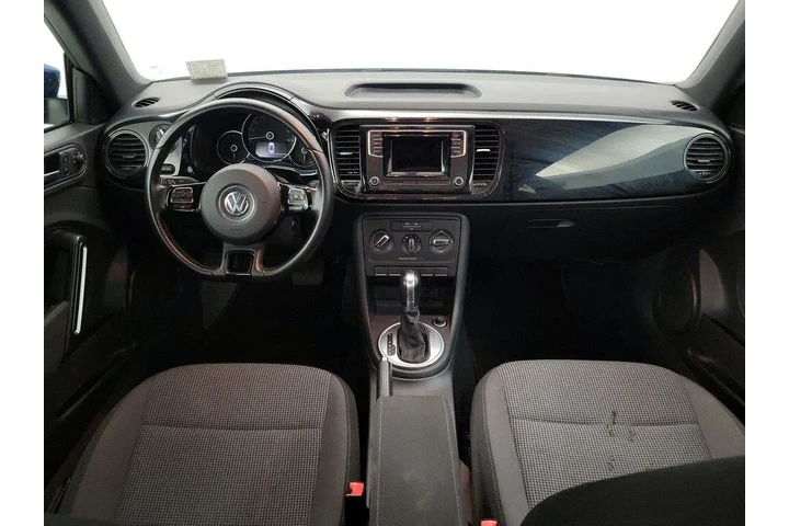 $27998 : Volkswagen Beetle 2019 2.0T image 9
