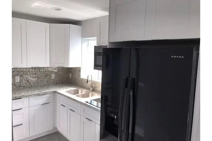 $900 : This cozy 2 bedroom, 1  ! ! image 4