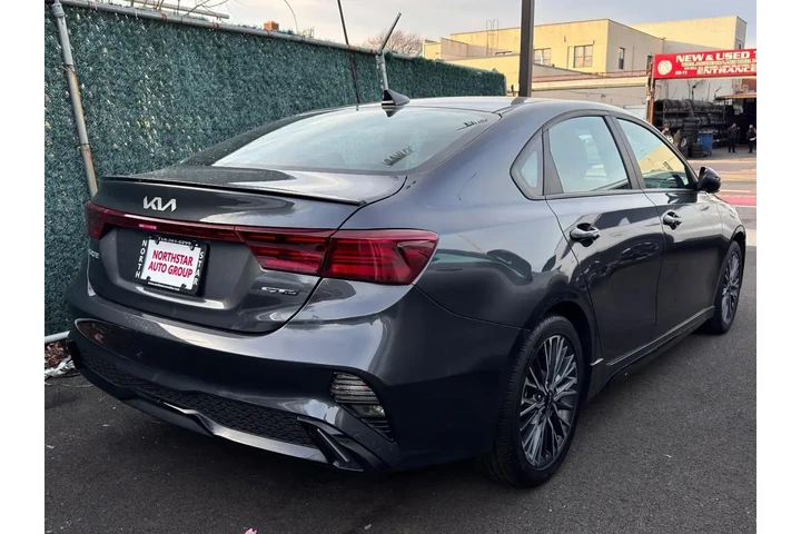 $15695 : Kia Forte 2023 GT-Line 4dr S image 4