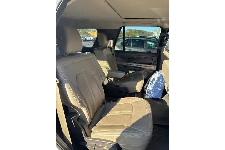 $14540 : Ford Expedition 2018 4x4 Lim image 8