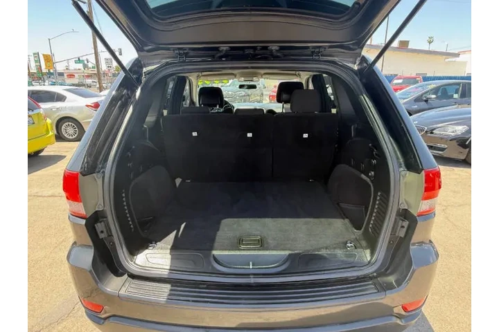 $9659 : 2011 Grand Cherokee Laredo image 10