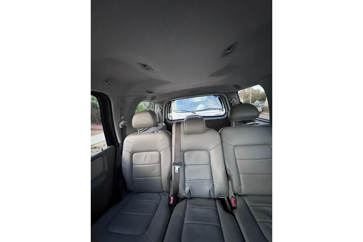 $2950 : Ford expedition 2004 (1 sueño) image 7