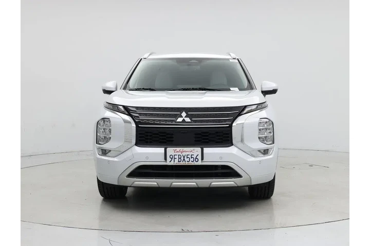 $23998 : Mitsubishi Outlander 2023 SE image 5