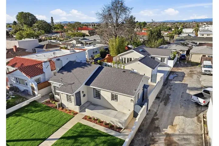 $1699 : Lomita California. 2217 254th image 4