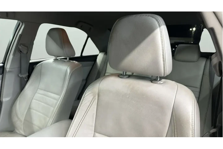 $13679 : Toyota Camry 2017 SE 4dr Sed image 8