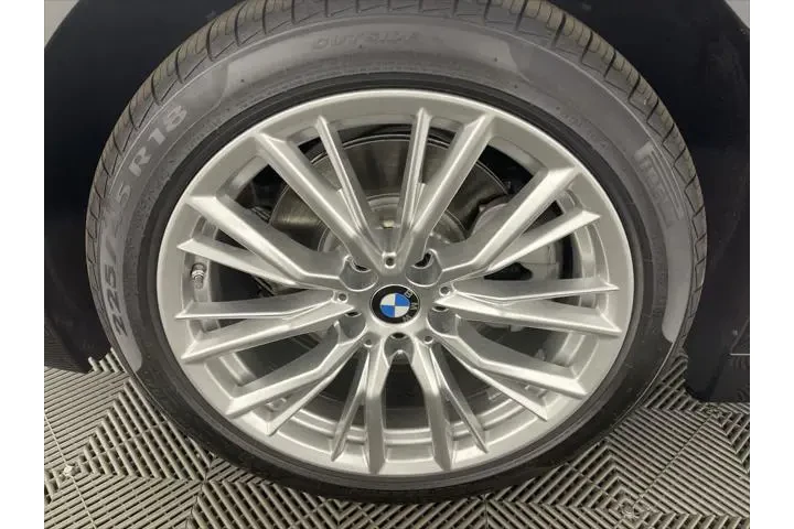 $36943 : BMW 3 Series 2024 AWD 330i x image 10