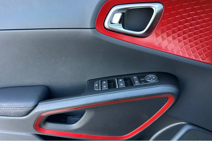 $25735 : New 2025 Soul GT-Line image 10