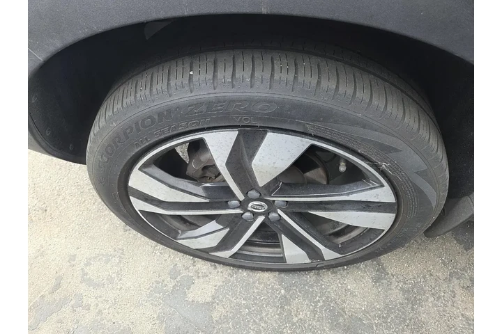 $26925 : Volvo XC40 2023 AWD B5 Ultim image 10