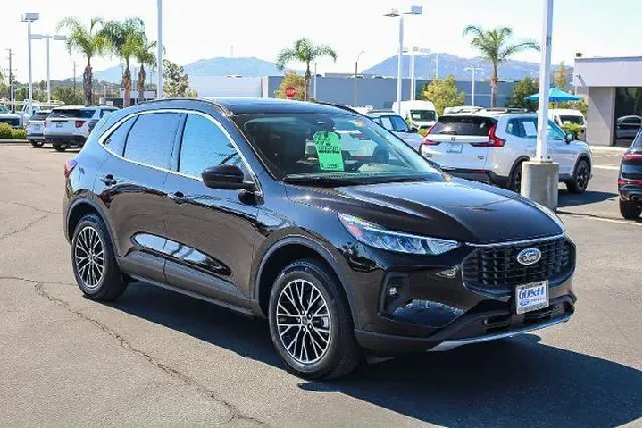 $29999 : Ford Escape Plug-In Hybrid 2 image 3