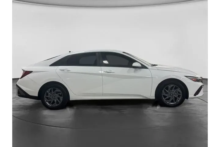 $21047 : Hyundai ELANTRA 2024 SEL 4dr image 5