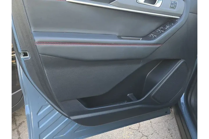 $31999 : Ford Explorer 2025 ST-Line 4 image 9