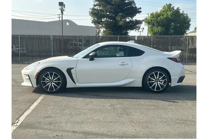 $28905 : Toyota GR86 2022 2dr Coupe 6 image 6