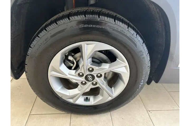 $18793 : Hyundai TUCSON 2023 AWD SE 4 image 8