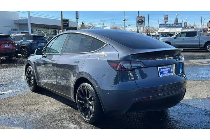 $38984 : Tesla Model Y 2023 AWD Long image 7