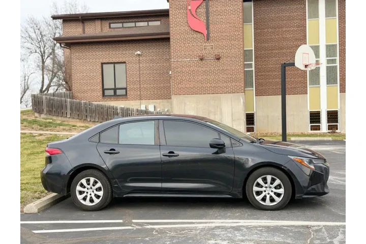 $11999 : 2020 Corolla LE image 6