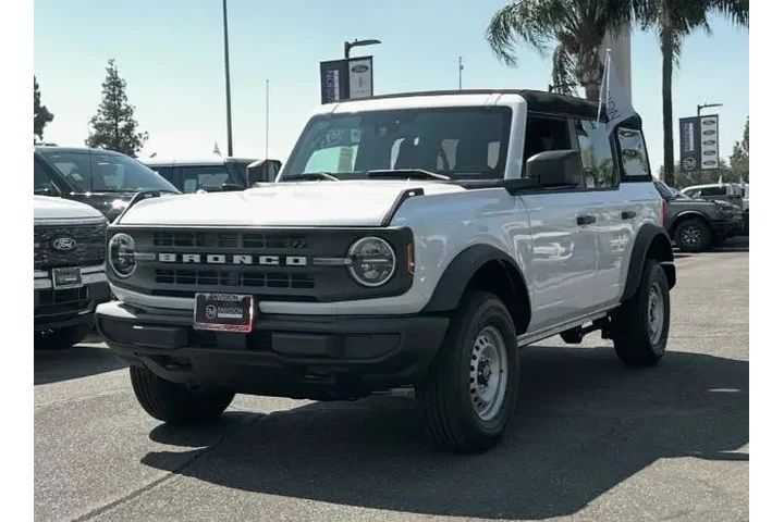 $39995 : Ford Bronco 2025 4x4 Base 4d image 4