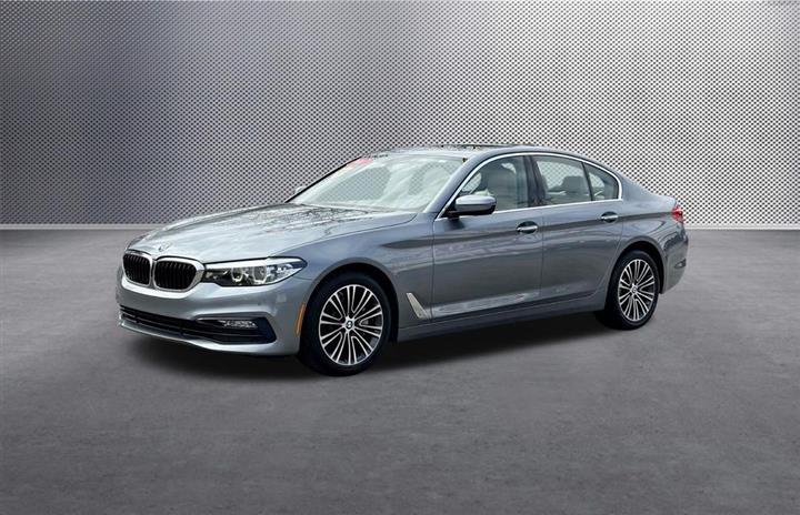 $21811 : 2017 BMW 5 Series 530i image 3