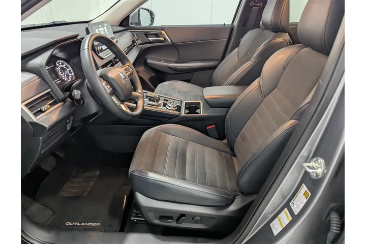 $24797 : Mitsubishi Outlander 2024 AW image 10