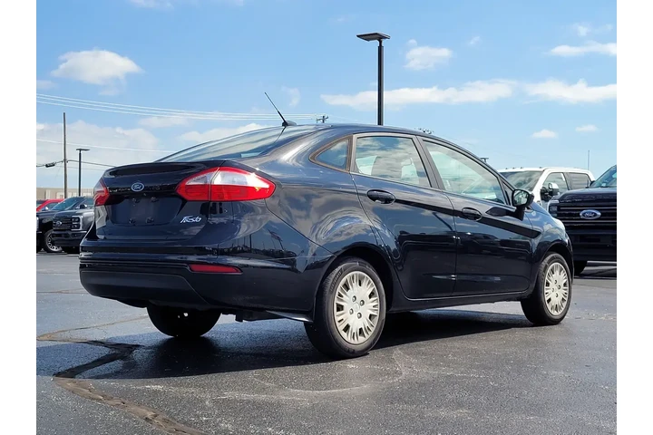 $7998 : Ford Fiesta 2018 S 4dr Sedan image 4