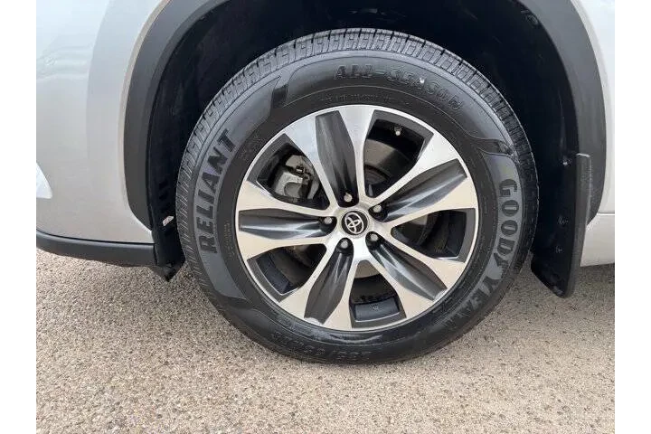 $32753 : 2022 Highlander XLE image 9