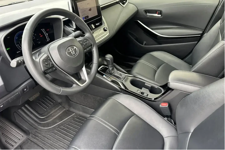 $23983 : Toyota Corolla Hybrid 2023 S image 9