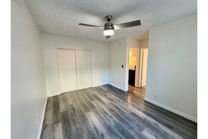 $1695 : The Seville Terace image 9