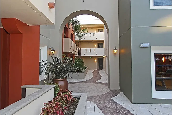 $2000 : ROOM FOR RENT IN RIVERSIDE image 9