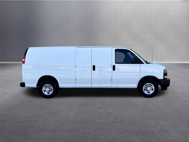 $24617 : 2020 Express 2500 Work Van image 9