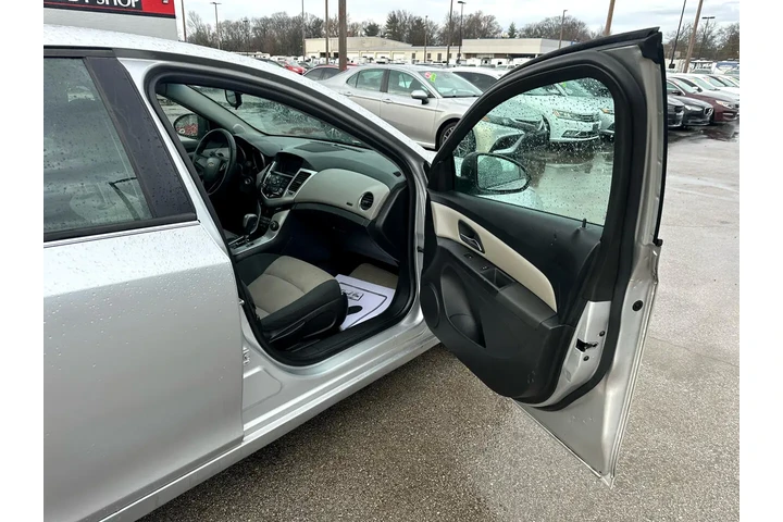 $5980 : 2015 Cruze 4dr Sdn Auto LS image 8