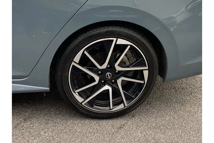 $18153 : Nissan Sentra 2025 SR 4dr Se image 9