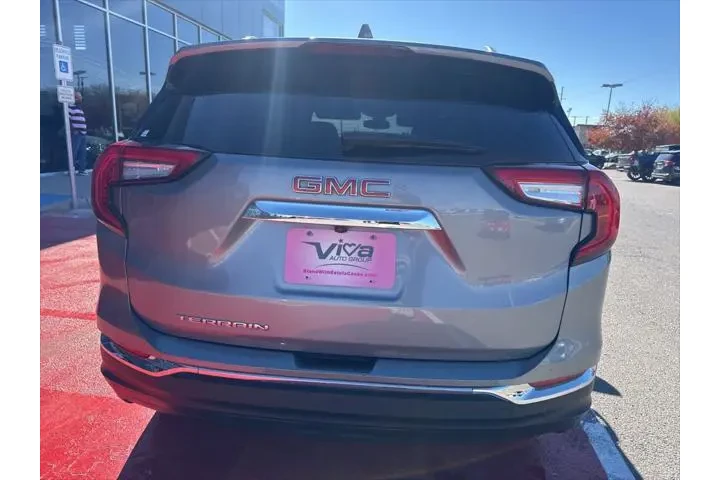 $25032 : GMC Terrain 2024 SLT 4dr SUV image 9