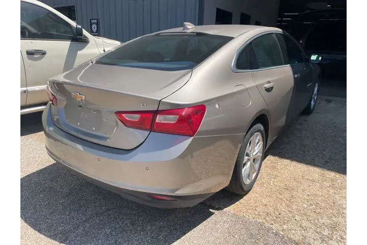 $21995 : Chevrolet Malibu 2025 LT 4dr image 7