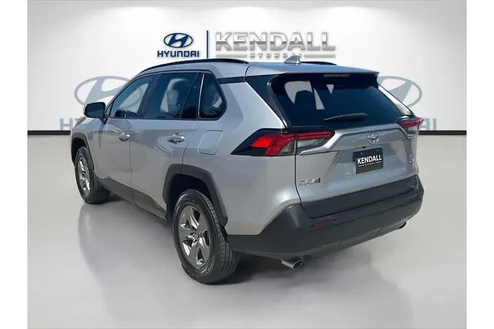 $24638 : Toyota RAV4 2024 XLE 4dr SUV image 2