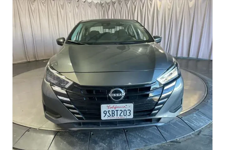 $16899 : Nissan Versa 2025 SV 4dr Sed image 3