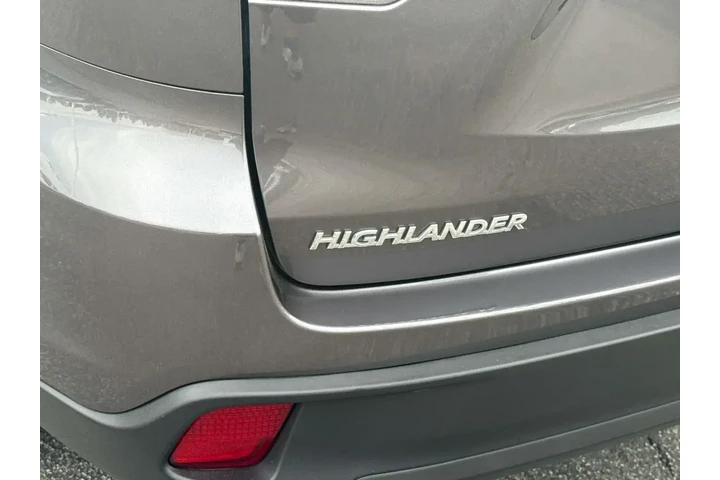 $24540 : Toyota Highlander 2019 XLE 4 image 6