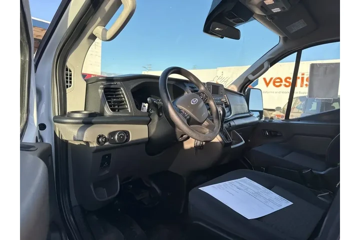 $32887 : Ford Transit 2024 250 3dr SW image 7