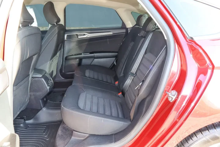 $9548 : 2017 Fusion SE FWD image 8