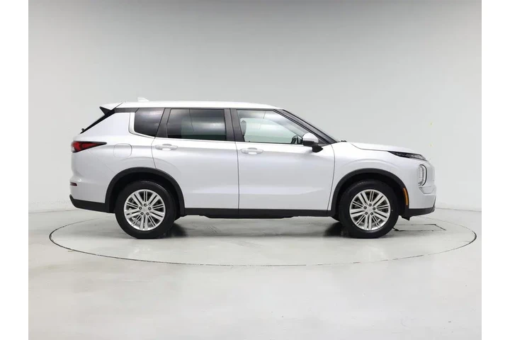 $23998 : Mitsubishi Outlander 2023 ES image 7