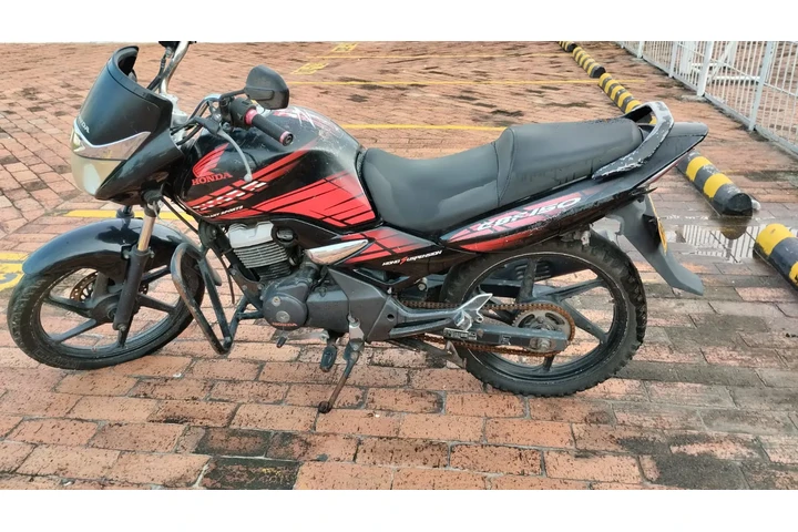 $1400000 : Vendo repuestos moto completa image 3