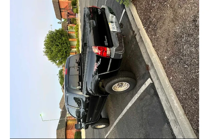 $7499 : 2005 Toyota Tacoma 4 Doors image 4
